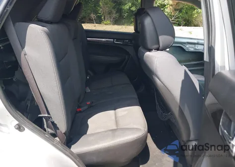 2011 Kia Sorento Lx V6 z USA, uszkodzony, nr VIN 5XYKTDA25BG123345